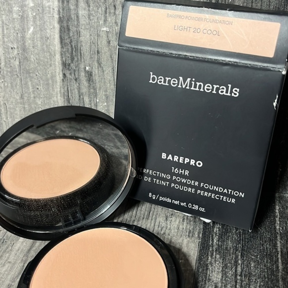 bareMinerals BarePro 16 HR light 20 cool NIB